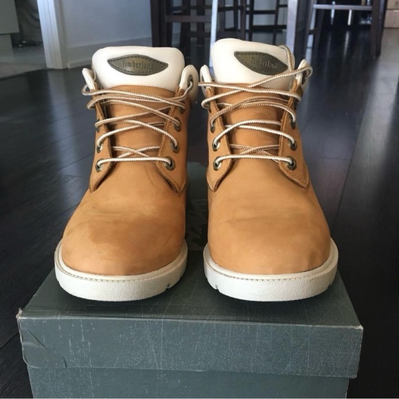Timberland Boots, size 7 Juniors - Picture 2 of 3